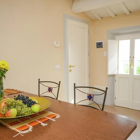 Vakantiehuis Apartment Michele 1 *
